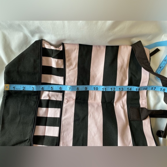 NWT Victoria’s Secret Weekender Tote Black and Pink  Expands with shoulder strap - Picture 14 of 15